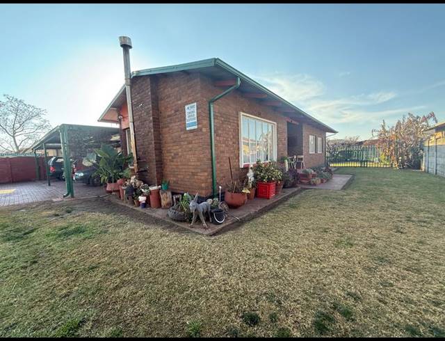 3 BEDROOM HOUSE FOR SALE IN VANDERBIJLPARK CE 2